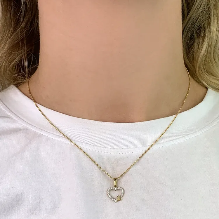 Herz Zirkon Anhänger aus 8 Karat Gold, rhodiniert