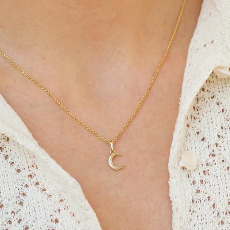 Mond Zirkon Anhänger aus 8 Karat Gold - Gold Collection
