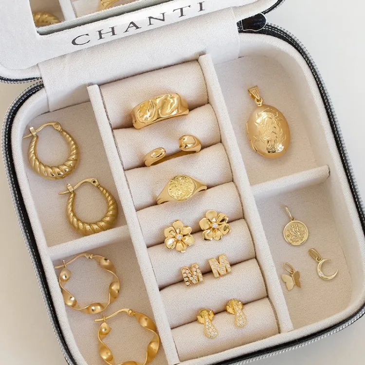 Mond Zirkon Anhänger aus 8 Karat Gold - Gold Collection