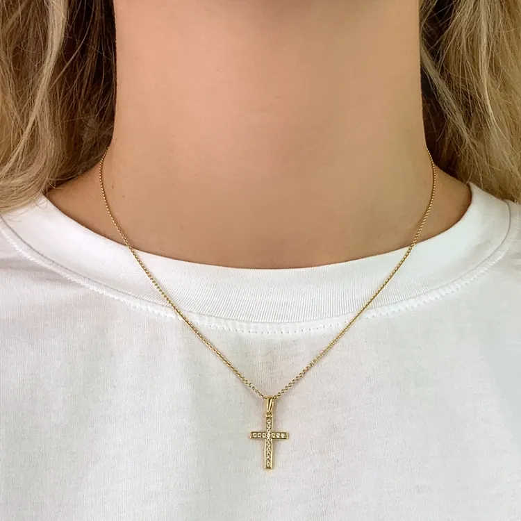 Kreuz Zirkon Anhänger aus 8 Karat Gold