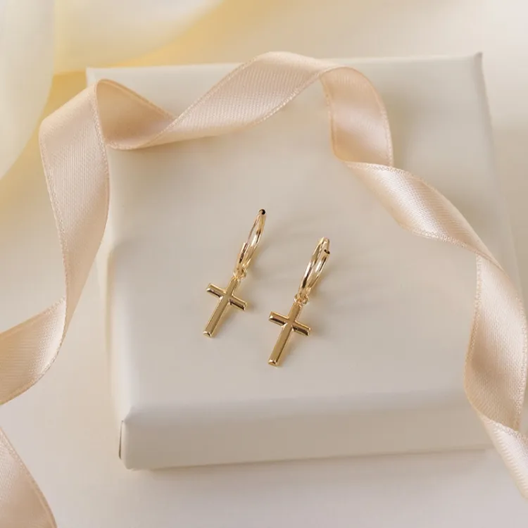 12 mm Kreuz Kreole in 9 Karat Gold - Amoré
