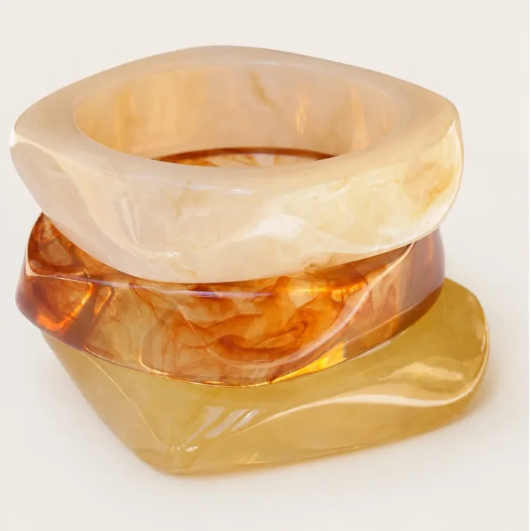 gelbem bangle aus Harz - AURA