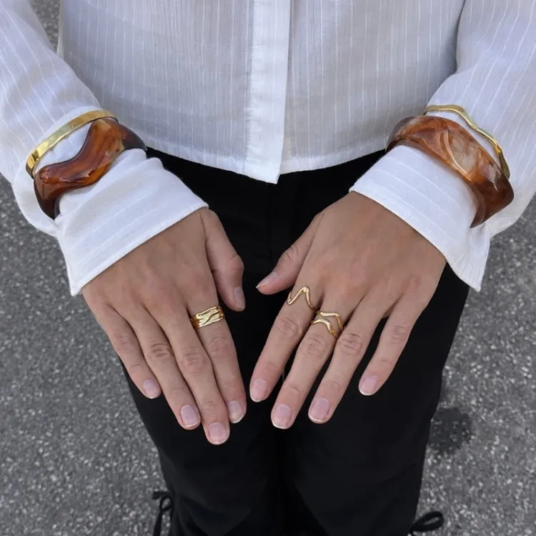 Cognac gefärbt bangle aus Harz - AURA