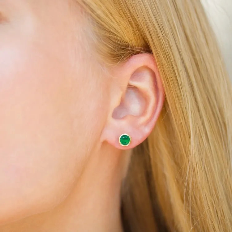 6,5 mm grünem Onyx Ohrstecker in vergoldetem Silber - Loom Stones