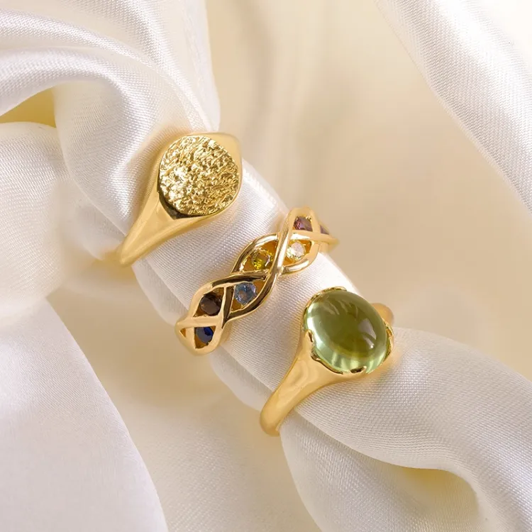 hellgrünem Bergkristall Ring aus vergoldetem Sterlingsilber - Loom Stones