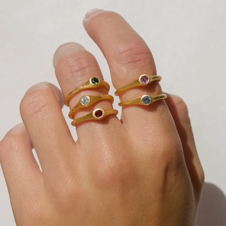 rotem Bergkristall  Ring aus vergoldetem Sterlingsilber - Loom Stones