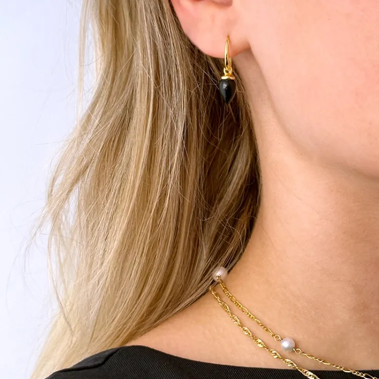 schwarzem Onyx Ohrringe in vergoldetem Silber - Loom Stones