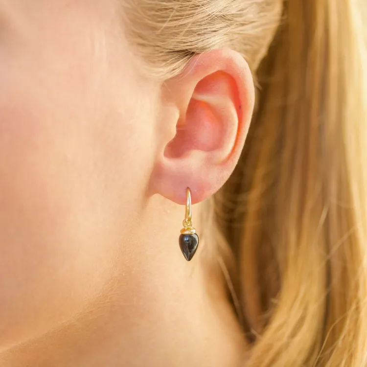 schwarzem Onyx Ohrringe in vergoldetem Silber - Loom Stones