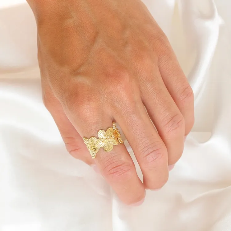 Blumen Ring aus vergoldetes Messing - Eliné