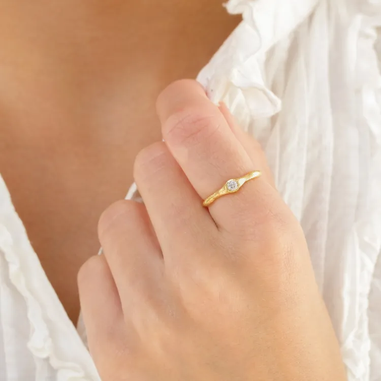 Zirkon Ring aus vergoldetes Messing - Eliné