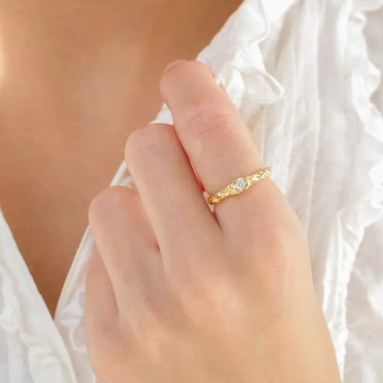 Zirkon Ring aus vergoldetes Messing - Eliné