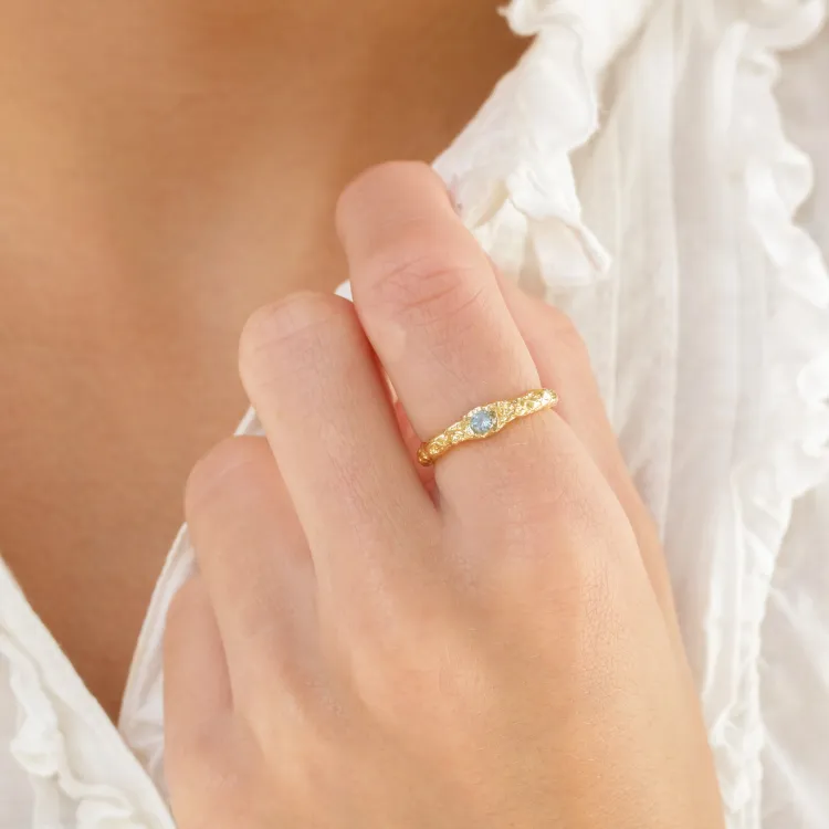 blauem Bergkristall Ring aus vergoldetes Messing - Eliné