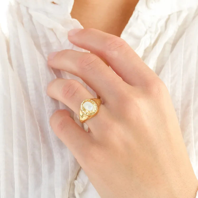 Perlmutt Ring aus vergoldetes Messing - Eliné
