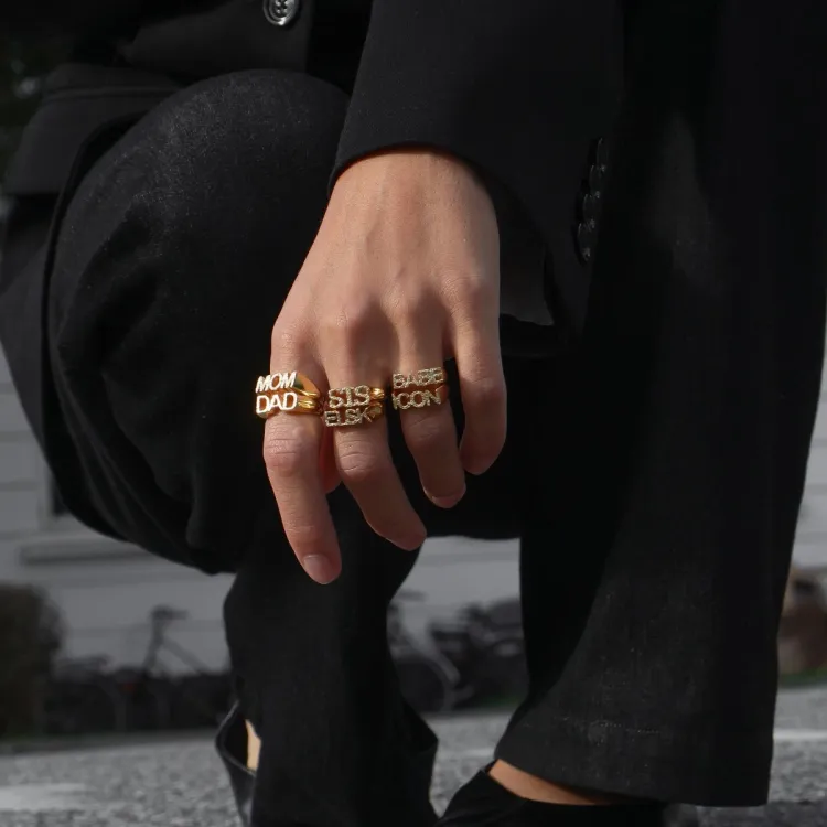 sis Ring aus vergoldetes Messing - My Letter