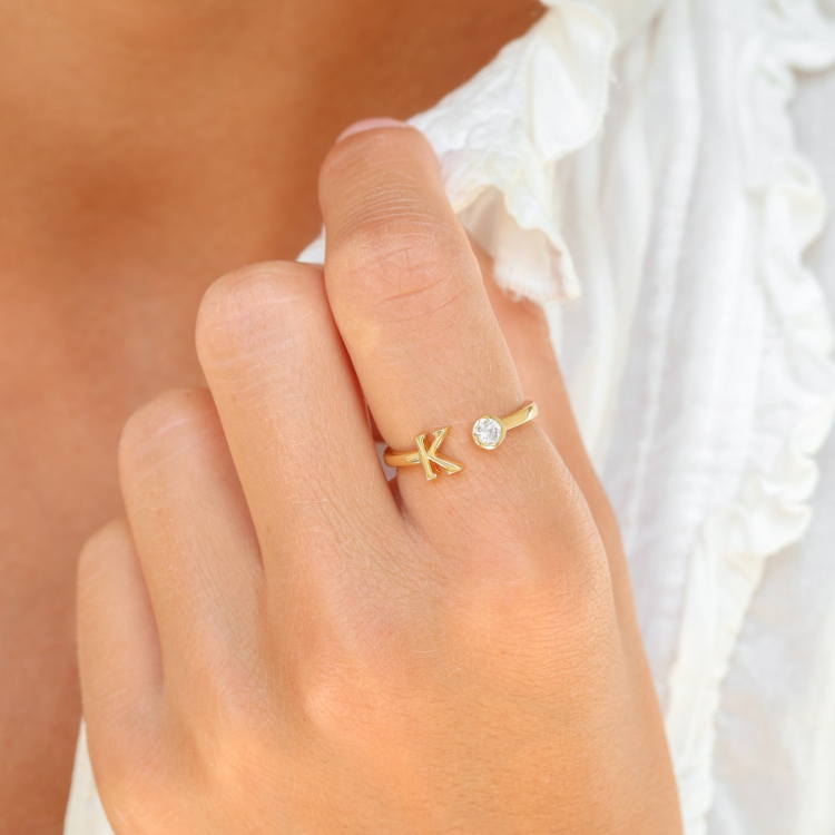 buchstab k Zirkon Ring aus vergoldetes Messing