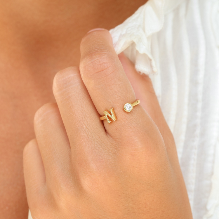 buchstab n Zirkon Ring aus vergoldetes Messing