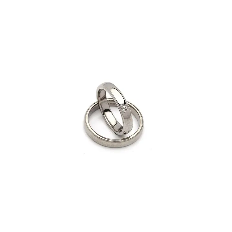Trauringe in Titan 0,03 ct