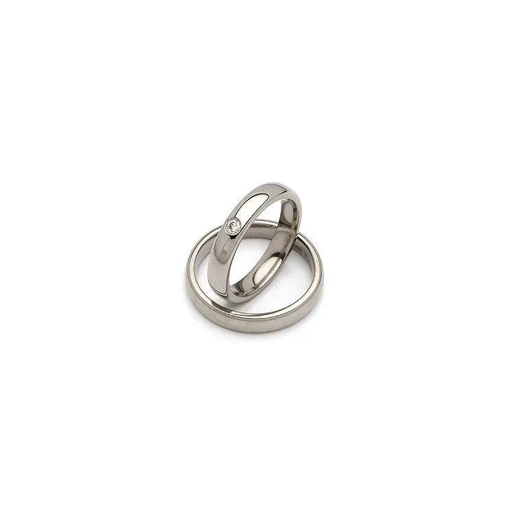 Trauringe in Titan 0,05 ct
