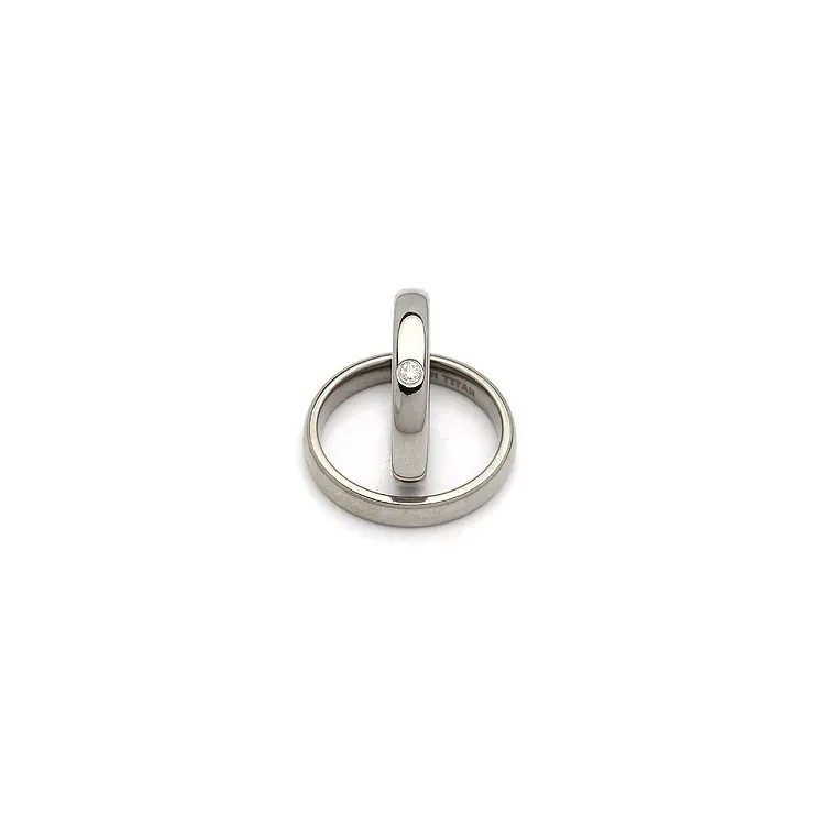 Trauringe in Titan 0,05 ct