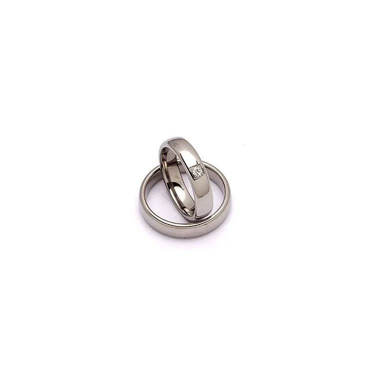 Trauringe in Titan 0,05 ct