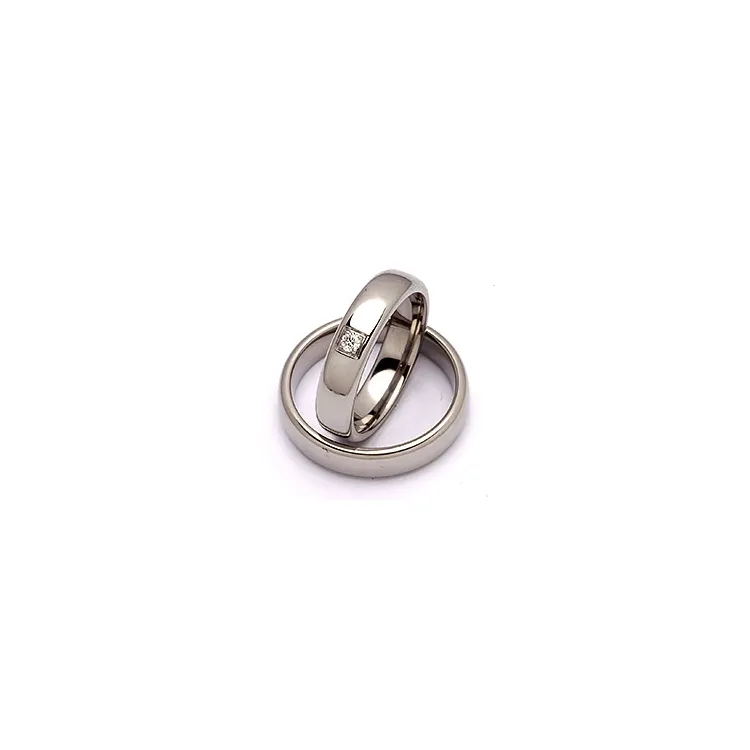Trauringe in Titan 0,05 ct