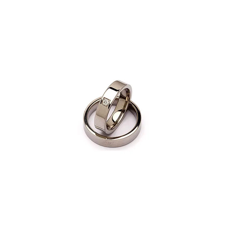 Trauringe in Titan 0,05 ct