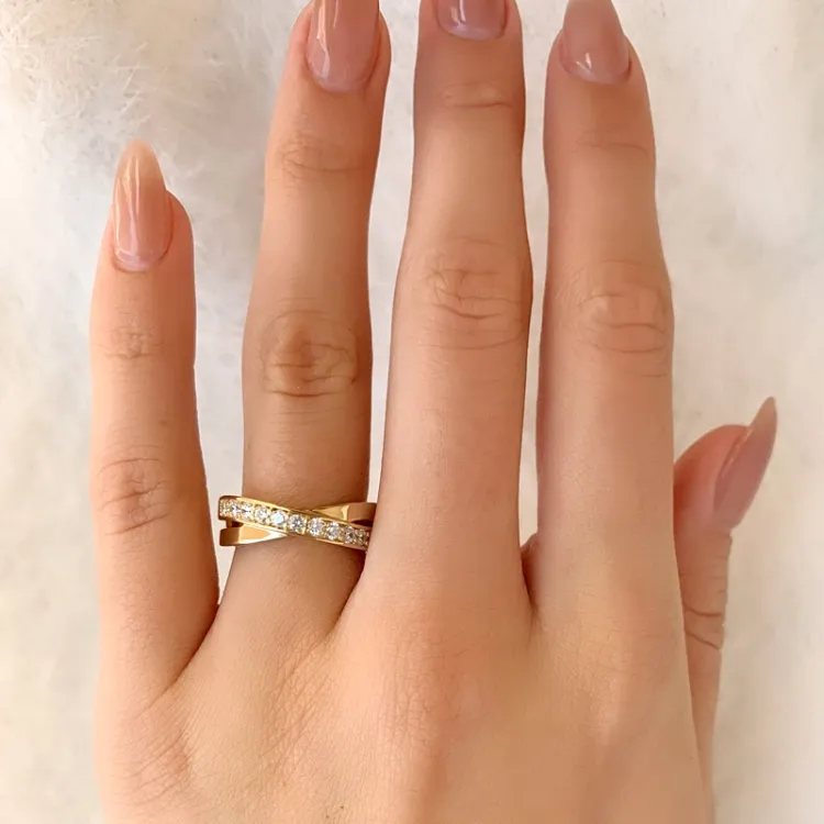 weißem Zirkon vergoldetem Ring aus vergoldetem Sterlingsilber