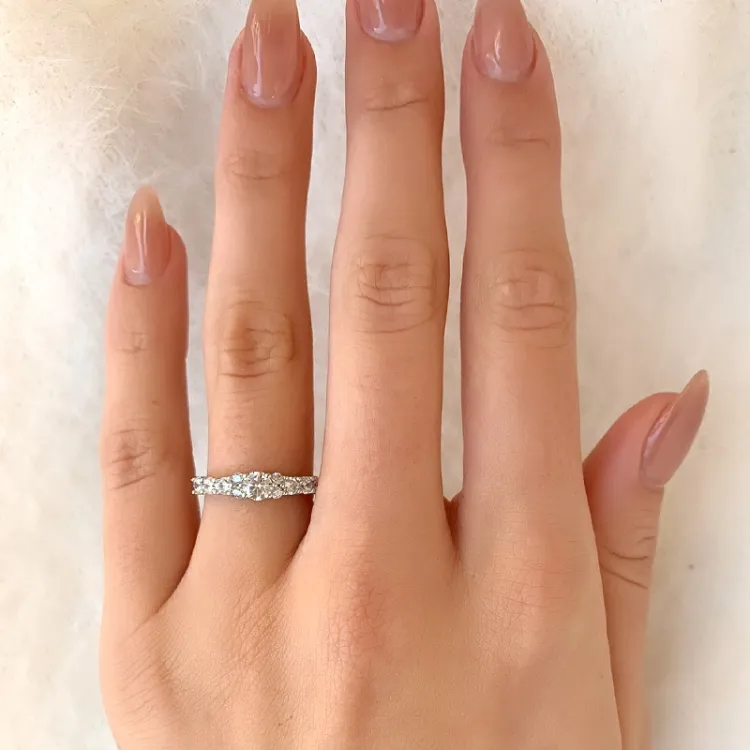 polierter Zirkon Silber Ring aus rhodiniertem Silber