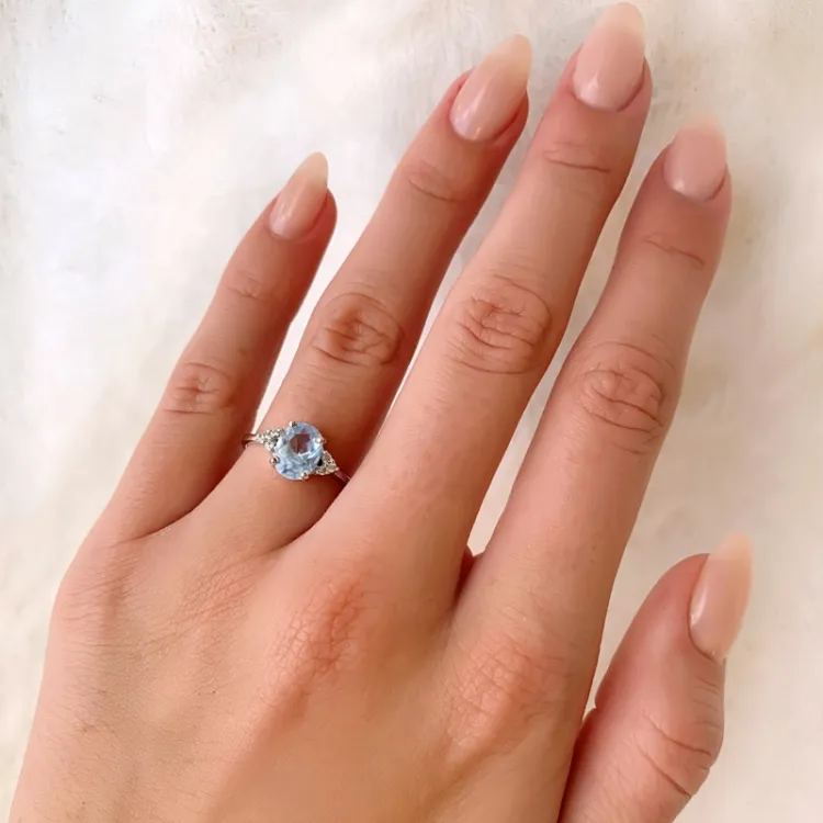 Ovaler Ring aus Silber