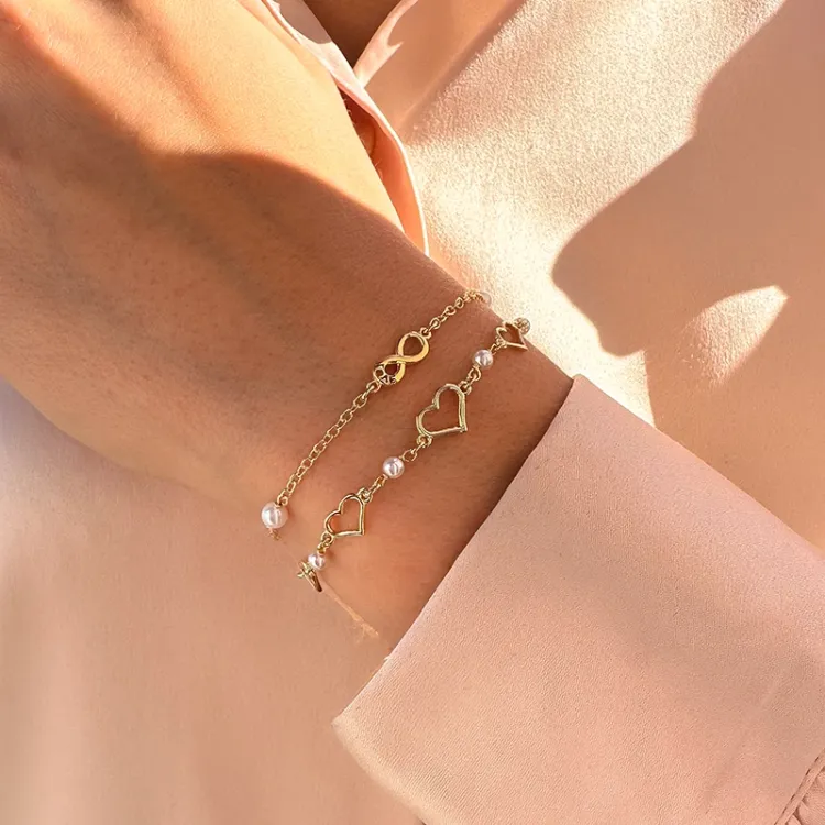 infinity Armband aus vergoldetem Sterlingsilber und Anhänger aus vergoldetem Sterlingsilber