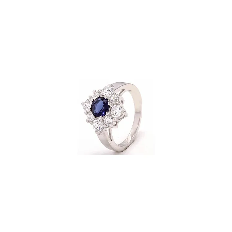 Viereckigem Ring aus Silber