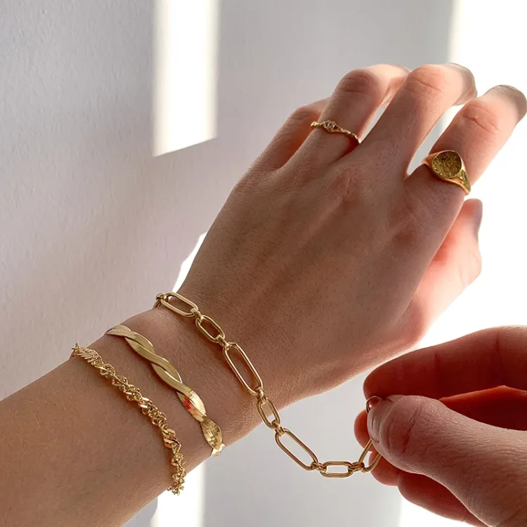 BNH Singapore Armband aus 8 Karat Gold 18,5 cm x 3,5 mm
