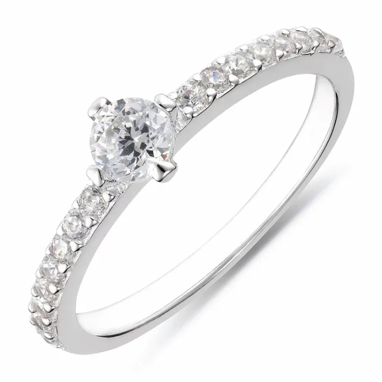 Eng weißem Zirkon Ring aus Silber