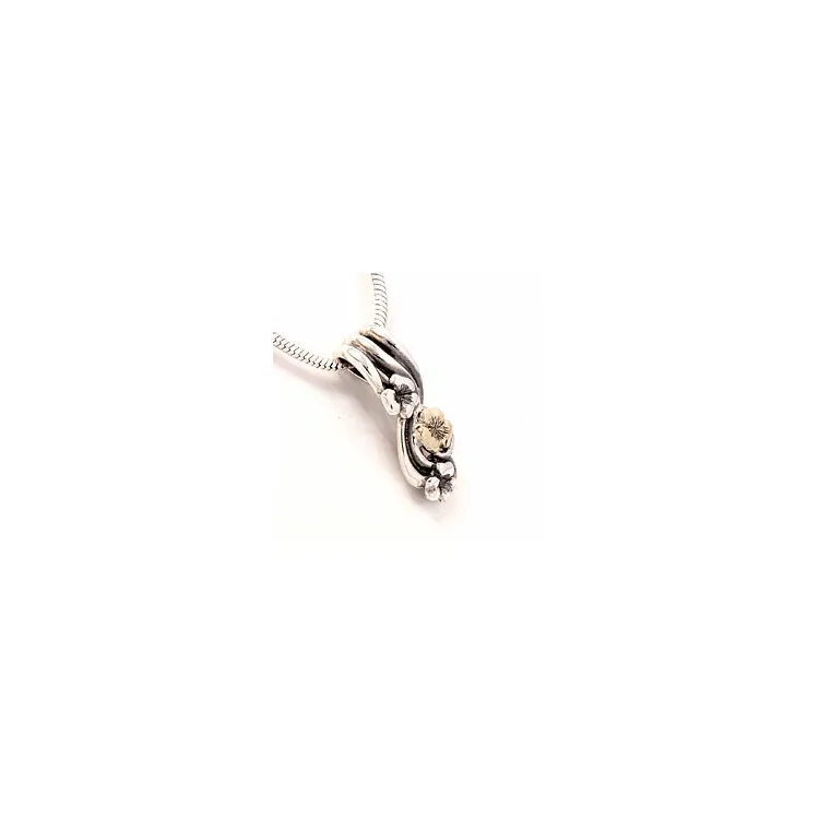 Blumen Anhänger aus oxidiertem Sterlingsilber und 8 Karat Gold