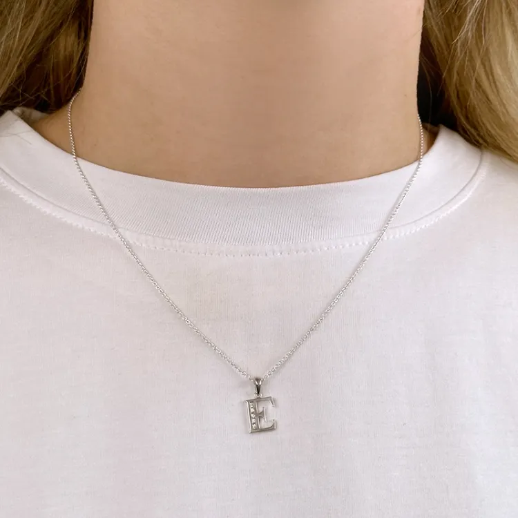 buchstab e Anhänger aus Silber