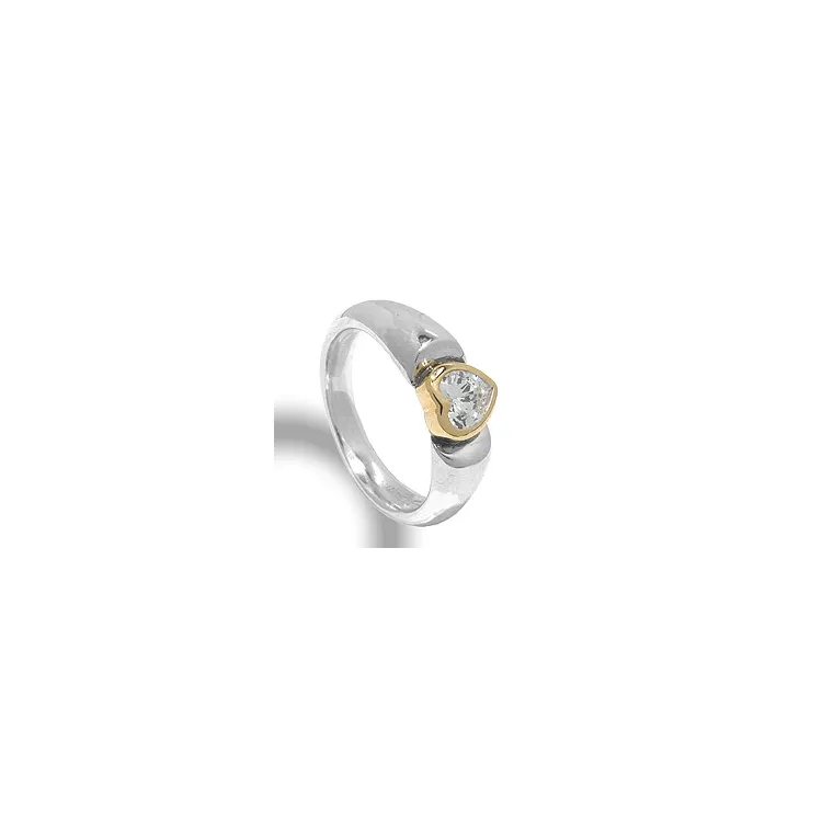 Herz Ring aus oxidiertem Sterlingsilber mit 8 Karat Gold