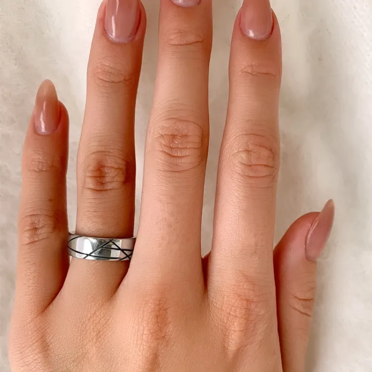 Ring aus oxidiertem Sterlingsilber