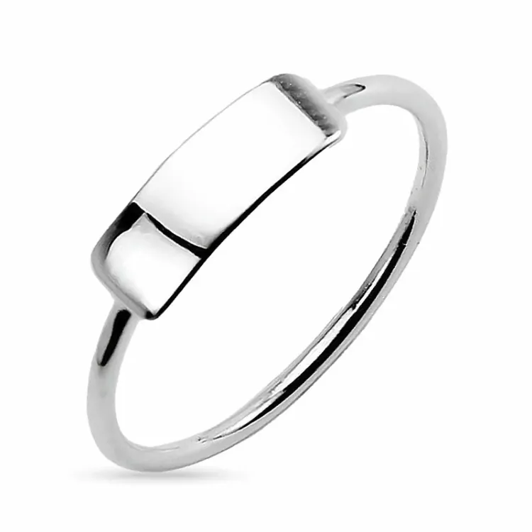 viereckigem Ring aus Silber