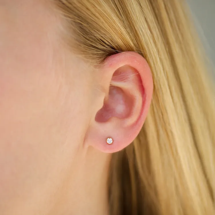 3 mm Zirkon Solitärohrstecker in vergoldetem Silber