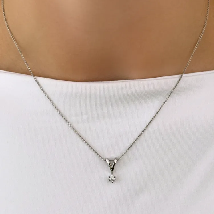 Diamant Solitäranhänger in 14 karat Weißgold 0,10 ct