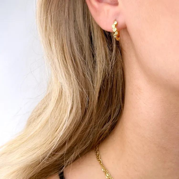 12 mm weißen Zirkon Kreole in vergoldetem Silber - Bubbly Sparkle