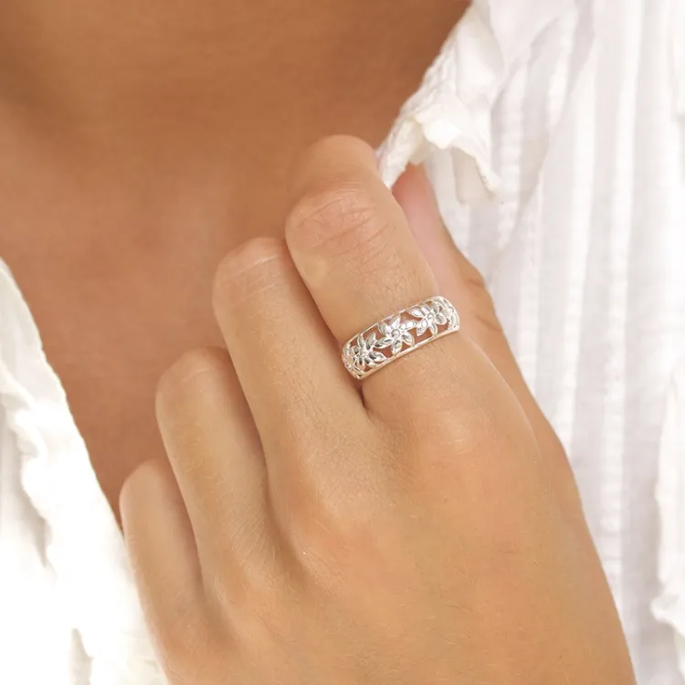 Blumen Ring aus Silber - Lumé Essence