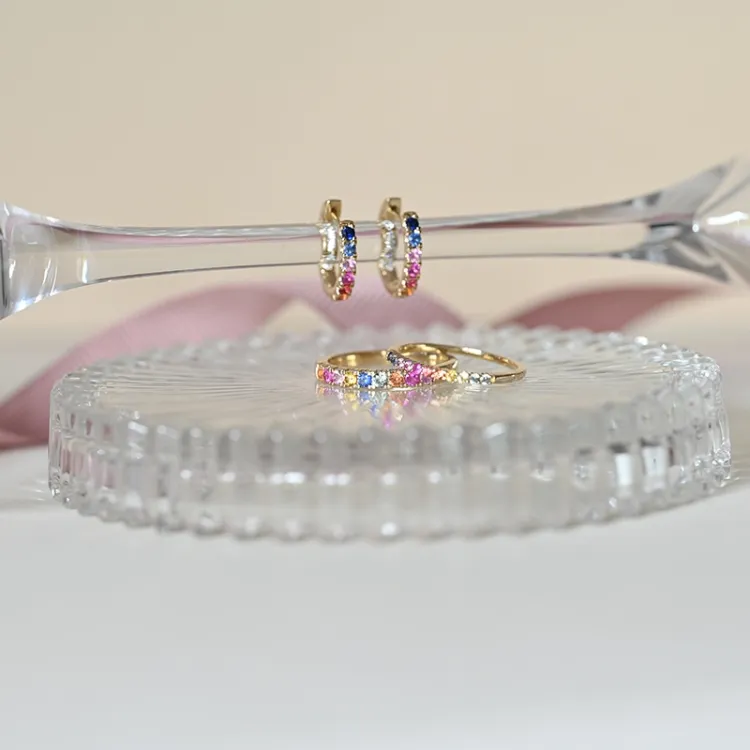 14 mm mehrfarbigen Saphir Kreole in 14 Karat Gold mit Diamant und Saphir