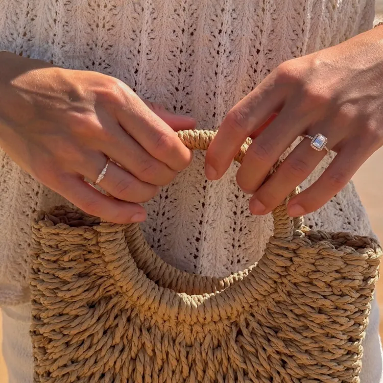 eng weißem Zirkon Ring aus 9 Karat Gold - Gold Collection