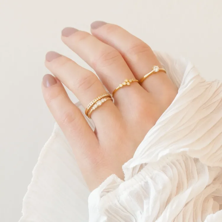 eng weißem Zirkon Ring aus 9 Karat Gold - Gold Collection