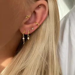 Nava Kai Petite Perle Ohrringe in vergoldetem Sterlingsilber