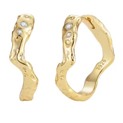 Nava Elei Kreole in vergoldetem Sterlingsilber weißem Zirkon