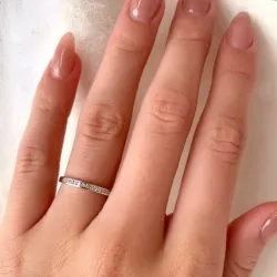 Ring aus 9 Karat Weißgold