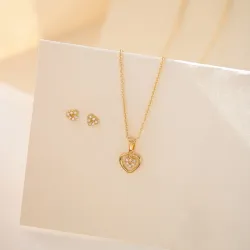 Støvring Design Herz Schmuck Set in vergoldetem Sterlingsilber weißem Zirkon