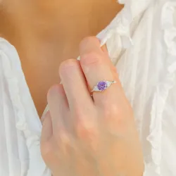 violettem Zirkon Ring aus Silber
